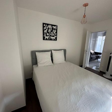 Appartement Calme Moderne Proche De Disneyland Wifi & Cafe Gratuit & Arrivee Autonome Bussy-Saint-Georges Exterior photo